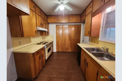 1274 Hillcrest Drive, New Braunfels, TX 78130 - Photo 2