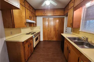 1274 Hillcrest Dr, New Braunfels, TX 78130 - Photo 2