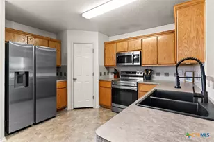 1305 Travis Cir, Copperas Cove, TX 76522 - Photo 6