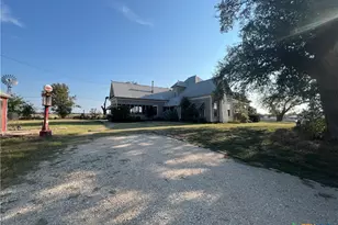 1420 N Robertson Rd, Salado, TX 76571 - Photo 1