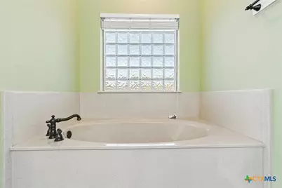 180 Honeysuckle Drive, Killeen, TX 76549 - Photo 38