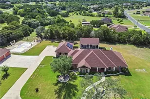 180 Honeysuckle Dr, Killeen, TX 76549 - Photo 14
