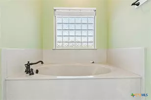 180 Honeysuckle Dr, Killeen, TX 76549 - Photo 38