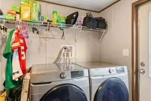 111 Charles St, Cuero, TX 77954 - Photo 6