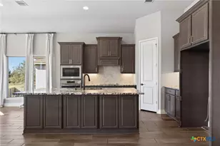 633 Vale Ct, New Braunfels, TX 78132 - Photo 12