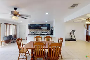 101 Canterbury Ln, Victoria, TX 77904 - Photo 10