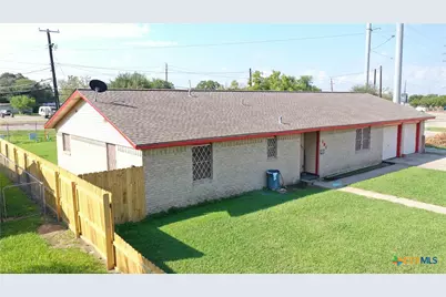 101 Canterbury Lane, Victoria, TX 77904 - Photo 2