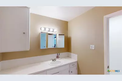 101 Canterbury Lane, Victoria, TX 77904 - Photo 32