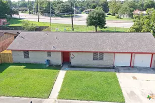 101 Canterbury Ln, Victoria, TX 77904 - Photo 1