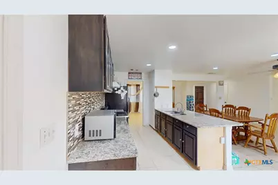 101 Canterbury Lane, Victoria, TX 77904 - Photo 8