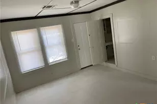 1521 N Hamilton St, Gonzales, TX 78629 - Photo 10