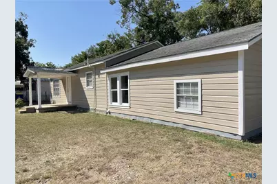 1521 N Hamilton Street, Gonzales, TX 78629 - Photo 14