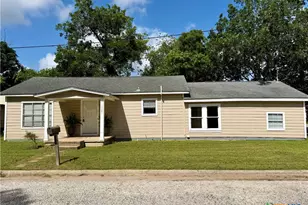 1521 N Hamilton St, Gonzales, TX 78629 - Photo 24