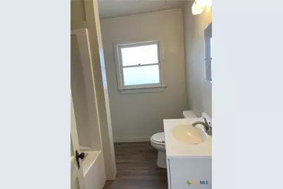 1521 N Hamilton Street, Gonzales, TX 78629 - Photo 12