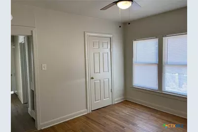 1521 N Hamilton Street, Gonzales, TX 78629 - Photo 6