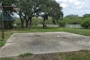 270 Canyon View Dr, Goliad, TX 77963 - Photo 42