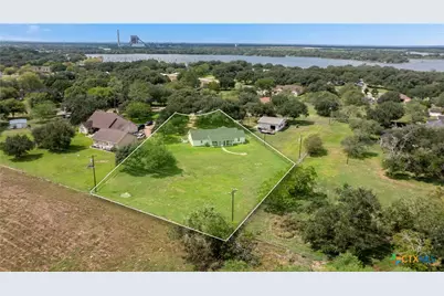 83 Lakeoak, Victoria, TX 77905 - Photo 1