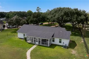 83 Lakeoak, Victoria, TX 77905 - Photo 2