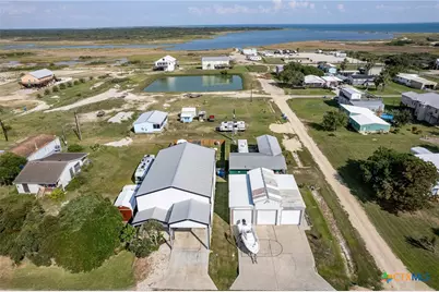 804 W Tyler Avenue, Port O'Connor, TX 77982 - Photo 4