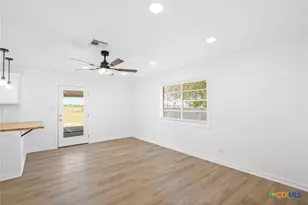 208 Eleanor St, Victoria, TX 77904 - Photo 22