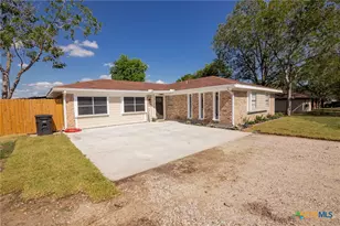 208 Eleanor St, Victoria, TX 77904 - Photo 6