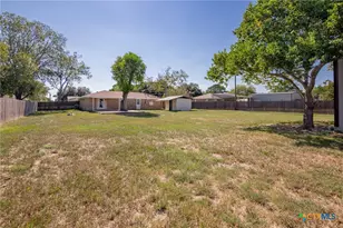 208 Eleanor St, Victoria, TX 77904 - Photo 14