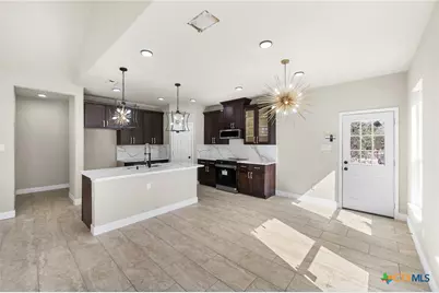 23102 Shady Forest Dr, Elmendorf, TX 78112 - Photo 6