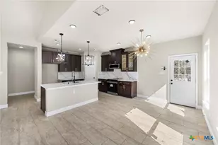 23102 Shady Forest Dr, Elmendorf, TX 78112 - Photo 6