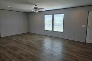 139 Azalea Ct, Dale, TX 78616 - Photo 4