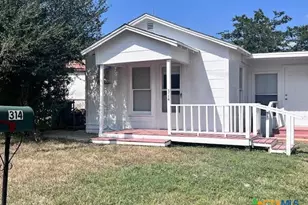 310 W Ave A Ave, Copperas Cove, TX 76522 - Photo 2