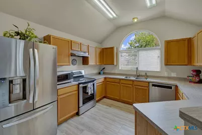 2113 Sungate Drive, New Braunfels, TX 78130 - Photo 6