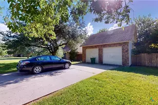 105 Tropical Dr, Victoria, TX 77904 - Photo 42