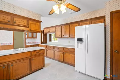 203 Whispering Creek Street, Victoria, TX 77904 - Photo 10