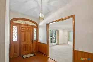 203 Whispering Creek St, Victoria, TX 77904 - Photo 6