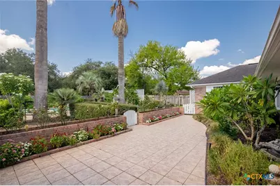 203 Whispering Creek Street, Victoria, TX 77904 - Photo 42