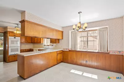 203 Whispering Creek Street, Victoria, TX 77904 - Photo 12