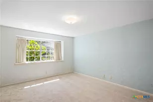 203 Whispering Creek St, Victoria, TX 77904 - Photo 14