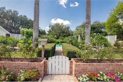 203 Whispering Creek Street, Victoria, TX 77904 - Photo 40