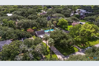 203 Whispering Creek Street, Victoria, TX 77904 - Photo 46