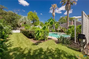 203 Whispering Creek St, Victoria, TX 77904 - Photo 34