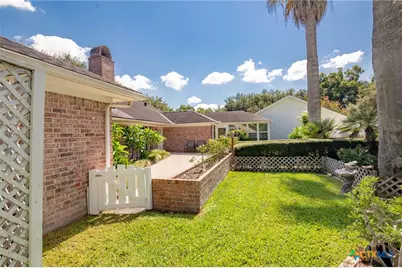 203 Whispering Creek Street, Victoria, TX 77904 - Photo 38