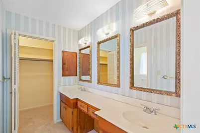 203 Whispering Creek Street, Victoria, TX 77904 - Photo 16