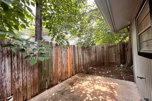 614 Mill St, San Marcos, TX 78666 - Photo 16