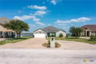 68 N Blue Heron Dr, Port Lavaca, TX 77979 - Photo 2