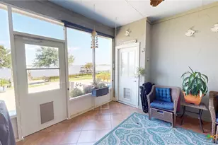 68 N Blue Heron Dr, Port Lavaca, TX 77979 - Photo 10