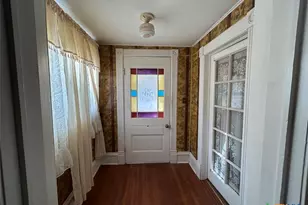 304 W Krezdorn St, Seguin, TX 78155 - Photo 6