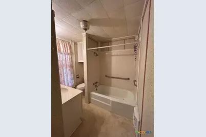 304 W Krezdorn Street, Seguin, TX 78155 - Photo 4