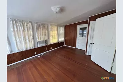 304 W Krezdorn Street, Seguin, TX 78155 - Photo 10