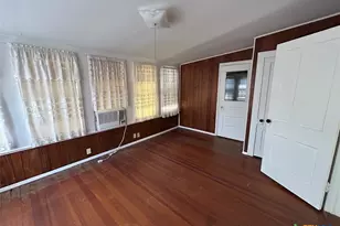 304 W Krezdorn St, Seguin, TX 78155 - Photo 10