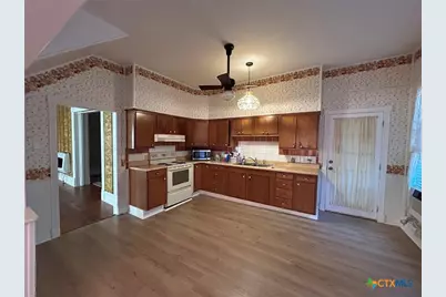 304 W Krezdorn Street, Seguin, TX 78155 - Photo 12